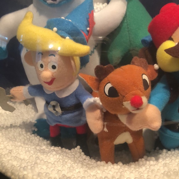 Disney Musical Snow Globe - Picture 4 of 12